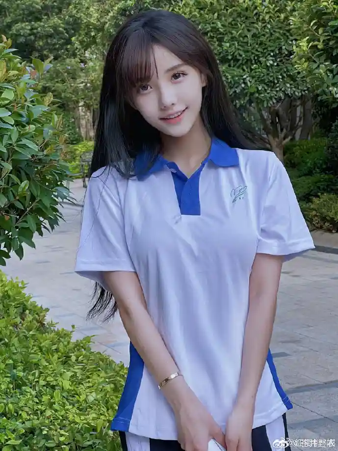 手机电筒应用界面